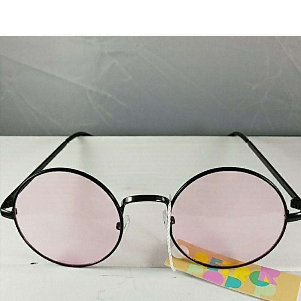 Round Yellow Lens with Rose Gold Frame Sunglasses. - Picture 3 of 13